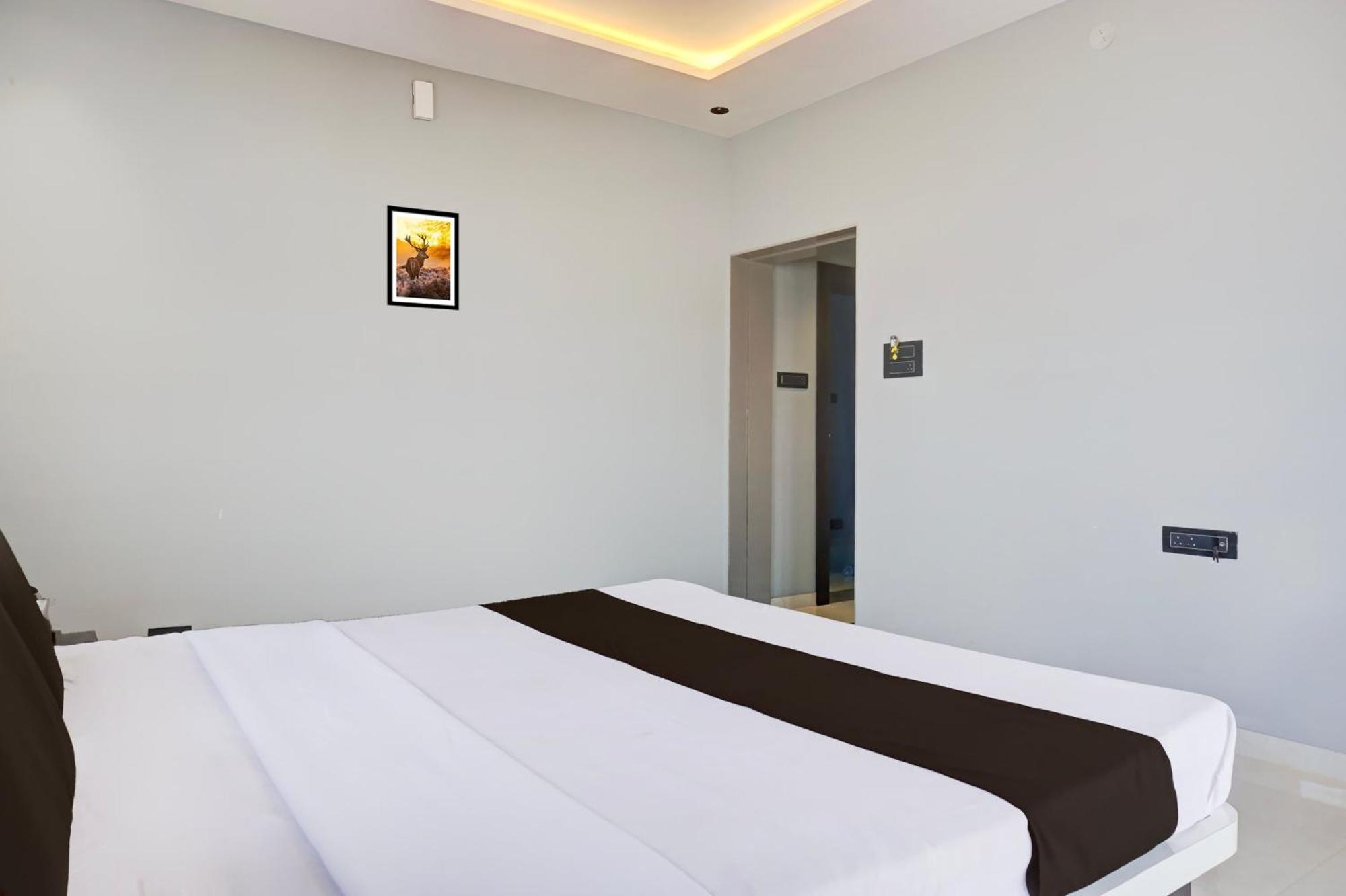 Hotel O Jeevan Restaurant & Lodging Kavathe Eksteriør billede