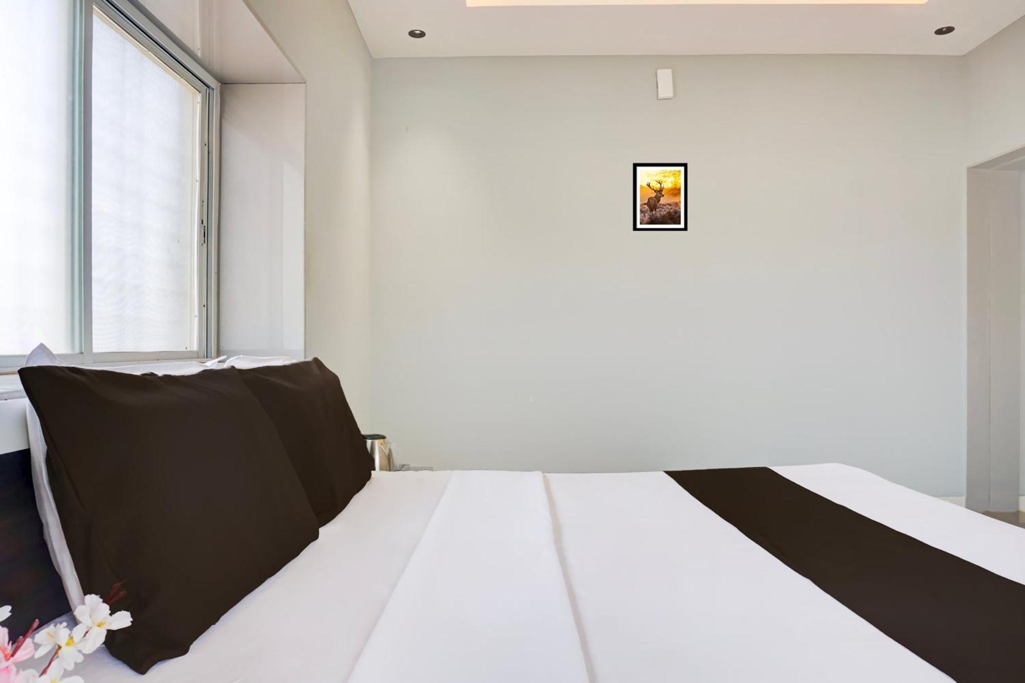 Hotel O Jeevan Restaurant & Lodging Kavathe Eksteriør billede